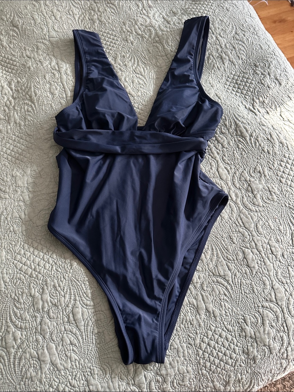 Cupshe Navy One-Piece Swimsuit with V-Neck